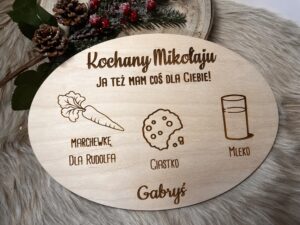 Drewniany talerzyk dla Świętego Mikołaja i Rudolfa