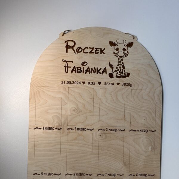 Personalizowana tablica na zdjęcia Mój pierwszy Roczek 12 zdjęć - obrazek 3